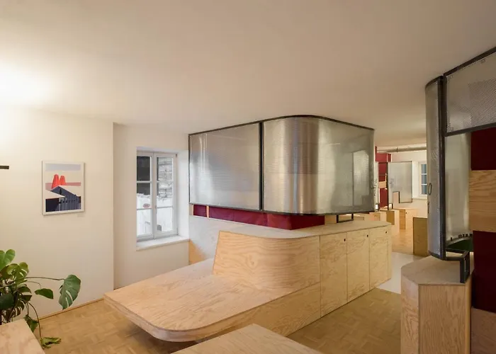 Hostel Montagu & Bar