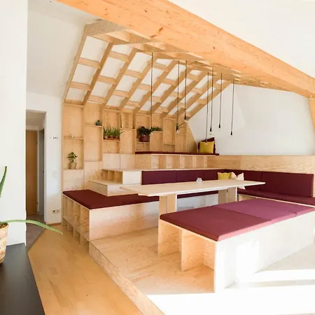 Hostel Montagu & Bar