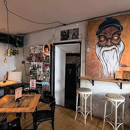 Montagu & Bar