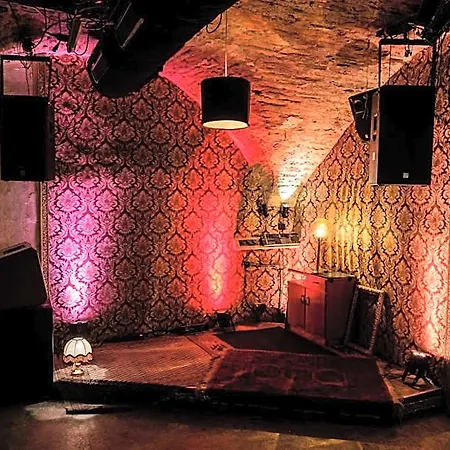 Montagu & Bar *