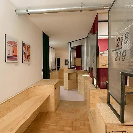 Montagu & Bar Hostel Innsbruck