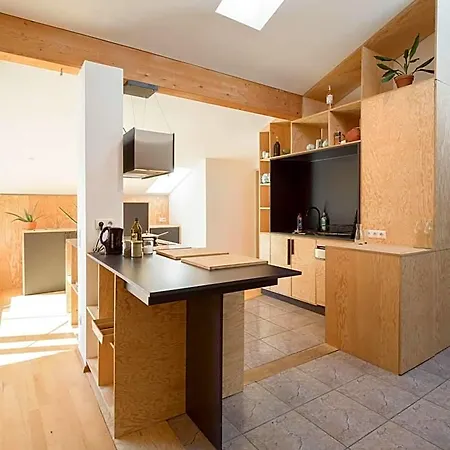 Montagu & Bar Hostel Innsbruck