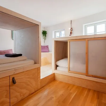 Montagu & Bar Hostel Innsbruck