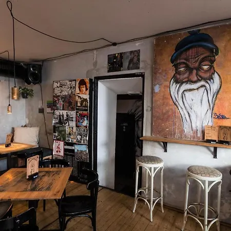 Montagu & Bar