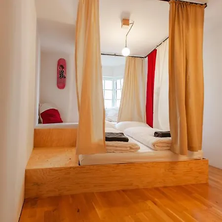 Montagu * İnnsbruck