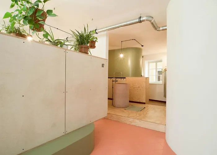 Montagu & Bar Hostel Innsbruck