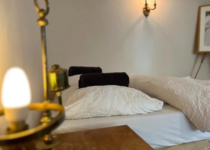 Montagu & Bar Hostel