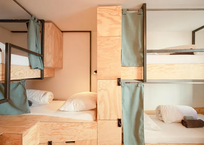 Montagu & Bar 旅馆 *