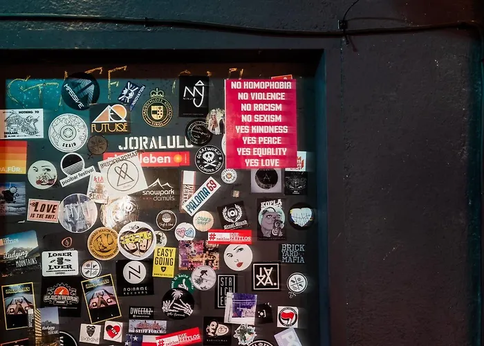 旅馆 Montagu & Bar *