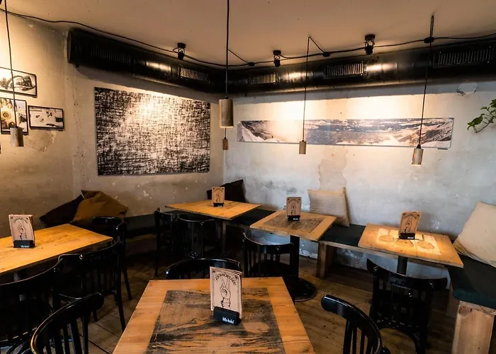 Montagu & Bar 因斯布鲁克