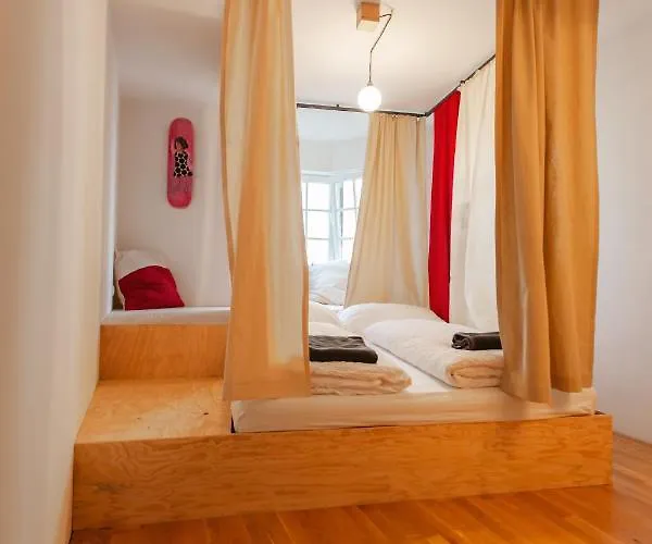 Montagu & Bar * 因斯布鲁克