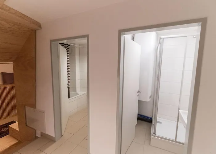 Montagu & Bar 旅馆