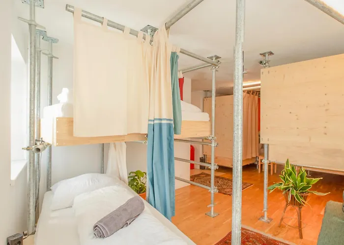 Hostel Montagu & Bar Innsbruck